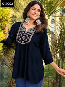 Nouveau modèle femmes décontracté et tenue quotidienne haut en rayonne lourde avec beau travail de broderie avec motif fantaisie court Kurtis pour les femmes - Product Image 4