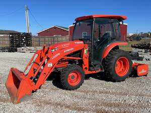 Tractor Kubota usado con cargador frontal a bajo precio - Product Image 4