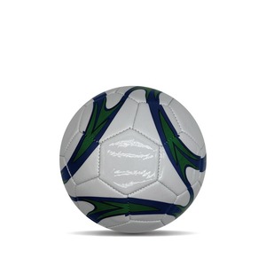Balón de entrenamiento de fútbol de Next Tech Industries, material de PU para fines de entrenamiento con diseño personalizado y logotipo personalizado - Product Image 2