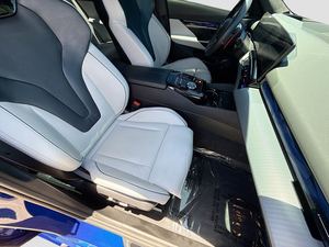 NOUVEAU VÉHICULE D'OCCASION 2025 M5 AWD BERLINE TRANSMISSION AUTOMATIQUE V8 HYBRIDE 717 CH - Product Image 4