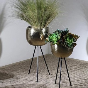 Macetas de metal hechas a mano, eleva tu espacio con diseños de moda, macetas colgantes para balcón, sala de estar - Product Image 2
