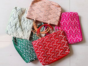 Pochette brodée multicolore de conception indienne de qualité supérieure sacs Potli pour cadeaux de fête de femme indienne ethnique - Product Image 2