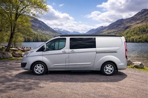 Nueva Autocaravana de Lujo 4x4 para Exteriores con Inodoro, Piso Acrílico y Características Ajustables para Campamentos Todoterreno - Product Image 5