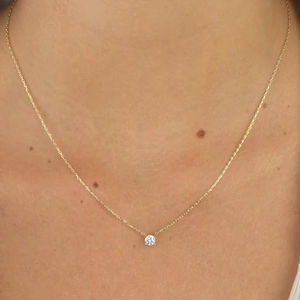 Collar solitario de oro simple y elegante, disponible a precios de mayoreo. - Product Image 1