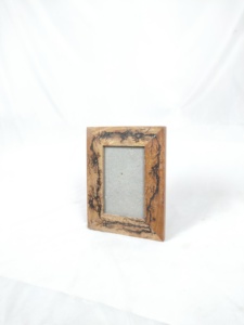 Cadre photo en bois avec incrustation en laiton, décoration de table en corne naturelle tendance, décoration murale de haute qualité, cadre photo en résine en vente - Product Image 4