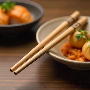 Baguettes en bambou naturelles légères fabriquées à la main ustensiles de salle à manger réutilisables pour sushi nouilles boulettes vaisselle de mariage - Product Image 6