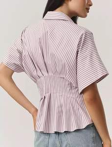 Camisa plisada con botones a rayas para mujer, blusa informal de verano de manga corta con peplum 2025 - Product Image 4