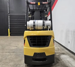 Offre exclusive aux enchères pour chariots élévateurs à pneus coussinés 2C3000 de 2015, capacité de maintien de 3000 LBS - Product Image 2