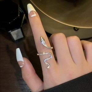 แหวนเพชรสีทองคำขาว VVS Moissanite สุดหรู14K แหวนเพชรดีไซน์รูปงูแหวนเพชรสวยงามสำหรับชายและหญิง - Product Image 5