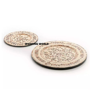 Assiette en bois en métal Ustensiles de cuisine Forme ronde Fantaisie Designer Vaisselle faite à la main Home Ware Assiette en bois en gros - Product Image 3