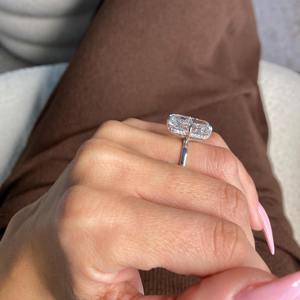 Bague de fiançailles en diamant de laboratoire taille radiant de 10,00 carats, or blanc 18 carats, bague tendance, certifiée IGI, bague de promesse, cadeau pour elle - Product Image 3