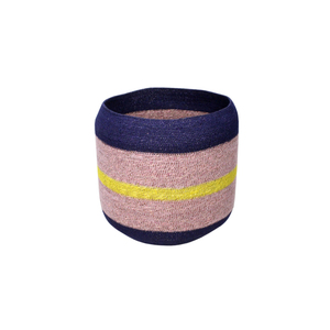 Cesta de almacenamiento de mimbre tejida a mano con rayas azul marino, rosa y amarillas para la sala de estar del hogar, organizador de ropa sucia. - Product Image 1
