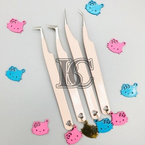 Pinzas de alta calidad visón extensiones de pestañas de acero inoxidable sostenibles Beige Hello Kitty Charm Logo embalaje pinzas opcionales - Product Image 5