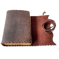 Journal relié en cuir souple brun vintage avec fermeture à boucle antique, fait à la main, cadeau, carnet, papier à bords festonnés, reliure cousue