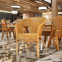 Fauteuil Fabion moderne en rotin naturel artisanal, chaise à bascule pour salle à manger/salon, mobilier de restaurant, entrée, hôtel, salon