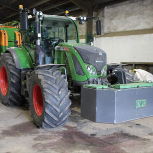 รถแทรกเตอร์ Fendt 828 Vario 90 แรงม้า ขายดี ราคาโรงงาน เครื่องจักรกลการเกษตร 2 ล้อขับเคลื่อน ดีเซล พร้อมห้องโดยสาร ระบบเกียร์ PTO และปั๊ม - Product Image 1