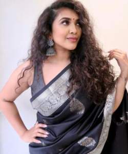 Saree en rayonne contemporaine avec perle et design imprimé pour le bureau et les tenues de soirée - Product Image 6