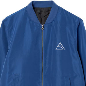 แจ็คเก็ตบอมเบอร์สีดำคุณภาพสูงสำหรับผู้ชาย คอตั้ง แฟชั่นฤดูหนาว รับผลิตตามแบบ (OEM) พร้อมโลโก้ ขนาดตามสั่ง สไตล์ลำลอง ใส่ได้สองด้าน ยั่งยืน กันลม - Product Image 3