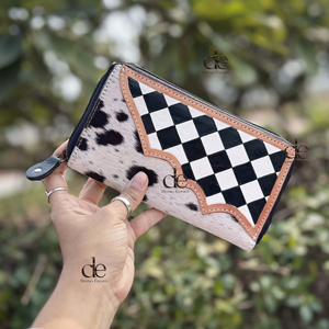 Estuche para Teléfono con Cartera de Cuero Tallado a Mano de Diseño Moderno, Elegante Cartera de Cuero Vacuno con Estampado de Cuadros para Mujer - Product Image 1