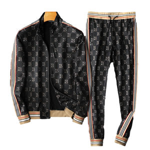 Ropa Deportiva unisex personalizada, prenda deportiva de poliéster con tela de LICRA con cremallera y logotipo impreso, conjunto de dos piezas de sublimación, OEM, venta al por mayor - Product Image 3