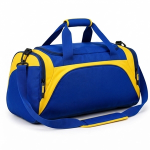 Sac de voyage sur mesure avec matériaux de qualité supérieure, quincaillerie robuste et rangement fiable pour les voyages et les activités sportives - Product Image 4