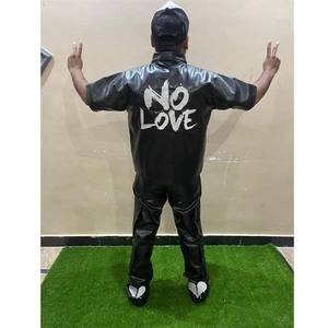 Fabricante de ropa personalizada, ropa de calle, chaqueta de cuero y pantalones acampanados apilados de Pu, conjuntos de chándales de cuero para hombres - Product Image 3