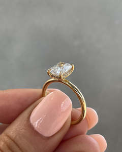 Bagues de mariage solitaire de luxe en or massif 18 carats personnalisées, serties de diamants solitaires blancs cultivés en laboratoire de 1.5 ct. - Product Image 3