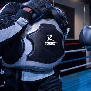 Nouveau style 2026 : Protège-poitrine de boxe et MMA en cuir synthétique personnalisé avec couleurs et logo sur mesure pour entraînement intensif - Product Image 6