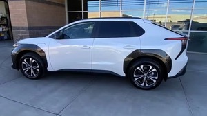 Toyota BZ4X XLE AWD SUV 2023, Volante a la Derecha/Izquierda, Interior de Cuero Oscuro, Certificado, Usado en Buen Estado, Eléctrico - Product Image 3