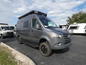 2023 2022สำหรับขายรถบ้านหรู Winnebago - Product Image 3