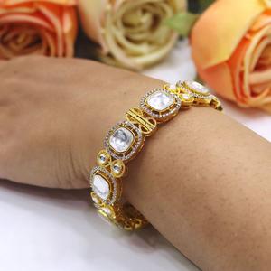 Exclusivo Brazalete Abrible de Kundan con Acabado Dorado de Primera Calidad para Bodas y Compromisos, Colección para Fiestas, para Mujer - Product Image 3