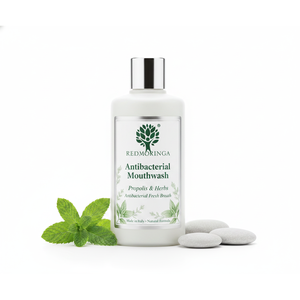 Bain de bouche antibactérien 500ml aux herbes naturelles, menthe fraîche, sans alcool, formule haleine fraîche, RedMoringa, marque privée OEM, Italie - Product Image 1