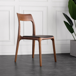 Kursi Makan Kayu Gaya Skandinavia dengan Jok Kulit, Dapat Ditumpuk, Gaya Modern Abad Pertengahan untuk Ruang Makan Restoran - Product Image 2