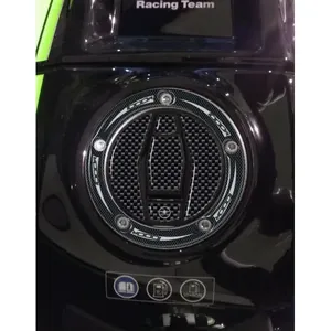 Adesivi Protettivi 3D per Tappo Serbatoio su Misura, Compatibili con Kawasaki ZX-10R 2017-2019 - Product Image 1