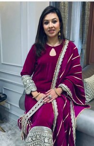 Presentación de nuevos estilos Un Stitch Material Heavy Viscose Velvet Silk Party & Wedding Wear Vestido musulmán para mujeres y niñas Wear - Product Image 3