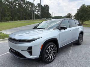 Jeep Wagoneer S Limited 2025 Usado de Calidad y Precio Accesible, Volante a la Izquierda - Product Image 3