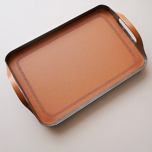 Plateau en cuir fonctionnel avec finition lisse et design élégant adapté à la salle à manger haut de gamme ou au bureau - Product Image 5