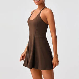 Uniforme de tennis respirant confortable de haute qualité avec logo personnalisé Meilleur uniforme de tennis en tissu doux fabriqué au Pakistan - Product Image 2