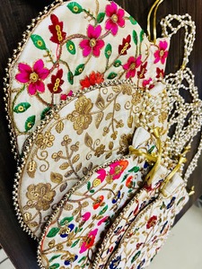 Venta al por mayor de las mujeres estilo Rajasthani seda bolso Potli Gota Patti Casual patrón monedero para Diwali regalos para mujeres - Product Image 4