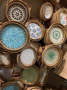 Plateau rond en rotin tressé à la main avec coquillages nacrés pour servir le thé, les collations et les boissons, artisanat vietnamien à l'exportation - Product Image 5