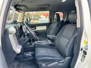 Voiture d'occasion de qualité abordable, Toyota FJ Cruiser 2010, conduite à gauche - Product Image 4