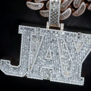 Colgante de Plata de Ley con Baño de Oro Rosa Certificado por IGI, Diseño Único con Diamante CVD de Corte Baguette, Joyería Fina para Fiesta - Product Image 4