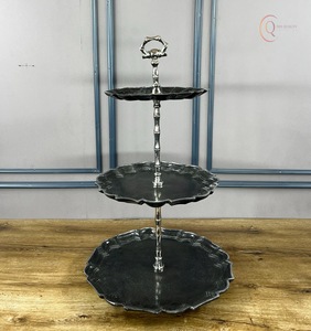 Elegante Soporte de Metal para Pasteles y Cupcakes, Acabado Duradero con un Atractivo Moderno para Bodas y Exhibiciones de Fiestas - Product Image 1