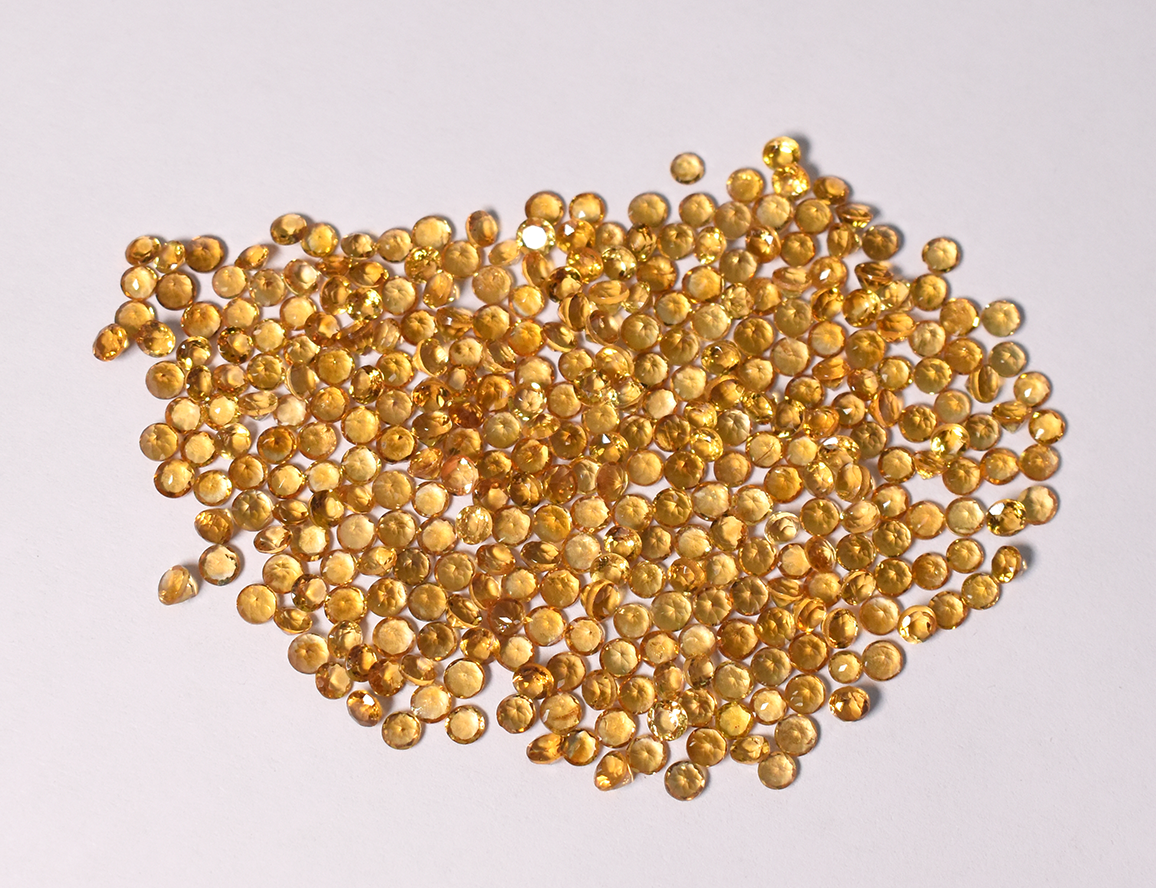 สีเหลือง