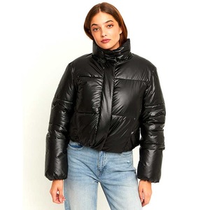 Chaqueta acolchada recortada de invierno de alta calidad para mujer en negro High Street Style Canvas Bubble Crop Coats con logotipo personalizado - Product Image 2