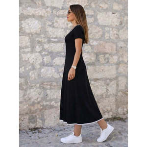 Robe mi-longue en viscose pour femme, col rond, manches courtes, col coloré, évasée, 36303 - Noir - Product Image 2