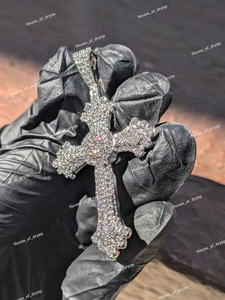 Colgante de Cruz con Diamantes de Moissanita Helados, Collar de Plata 925 Estilo Hip Hop Bling, Joyería para Hombre y Mujer, Regalo de Boda Unisex - Product Image 2