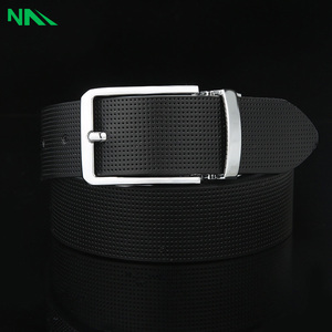 Ceinture de designer décontractée pour hommes en peau de vache Style formel avec alliage pour boucle disponible pour la vente en gros - Product Image 6