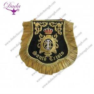 Fanions brodés en fil d'or avec franges dorées - Product Image 1