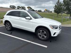 Limpiar seminuevo 2021 Merce_des Benzz GLC 300 AWD 4MATIC - Product Image 3